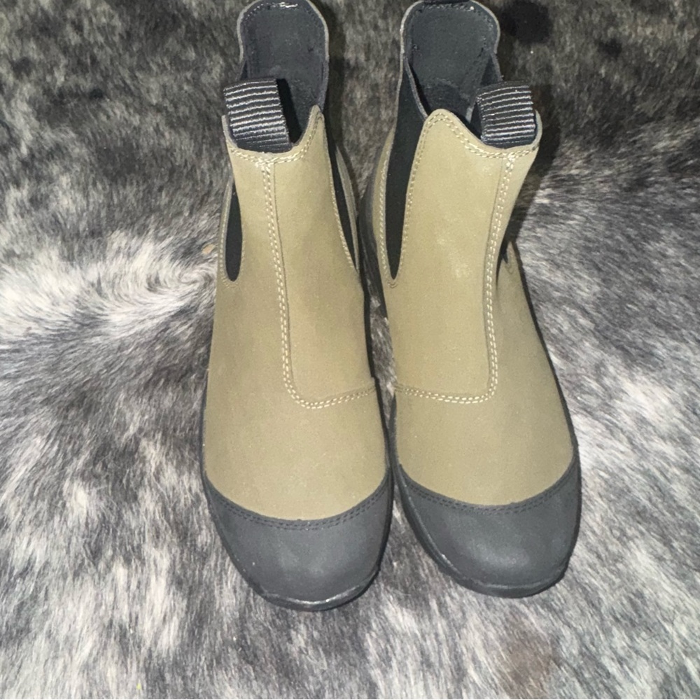 Woden Waterproof Track Boot Magda Rubber Olive Chelsea Size 7.5 Rain Bootie - Picture 3 of 8
